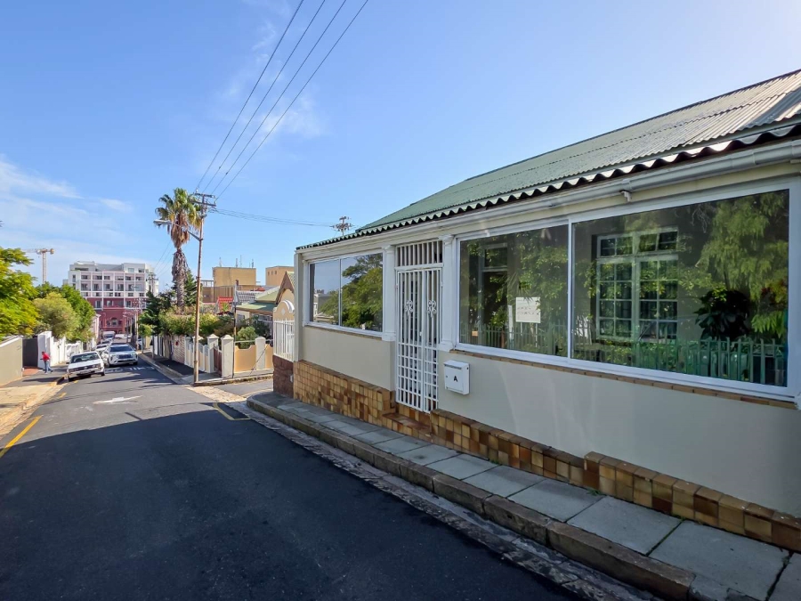 3 Bedroom Property for Sale in Sea Point Western Cape